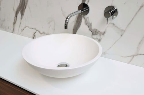 离婚诉讼Exquisite white single and double faucet Basin